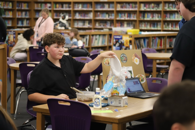 Entrepreneur Pitch competition-8th Grade