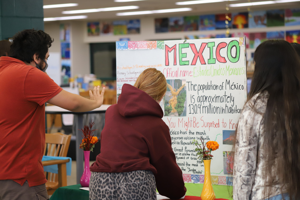 Hispanic Heritage Month: Presentation of trifold displays showcase