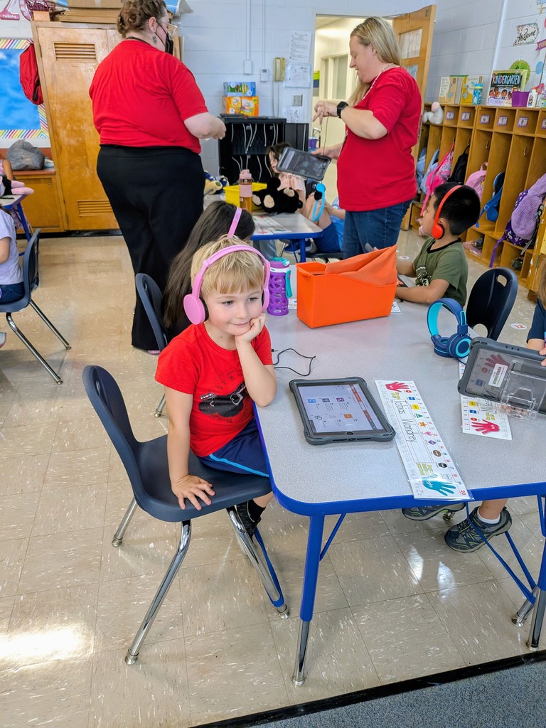 Kindergarten student with headphones