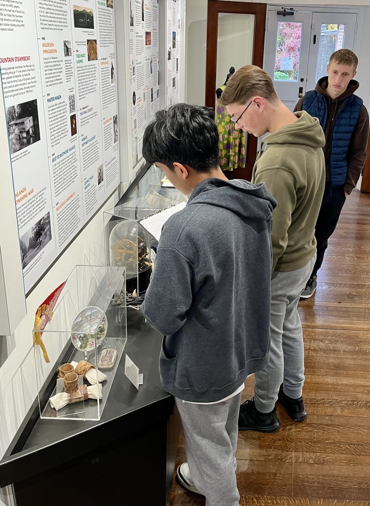 Students visit Asheville History Museum.