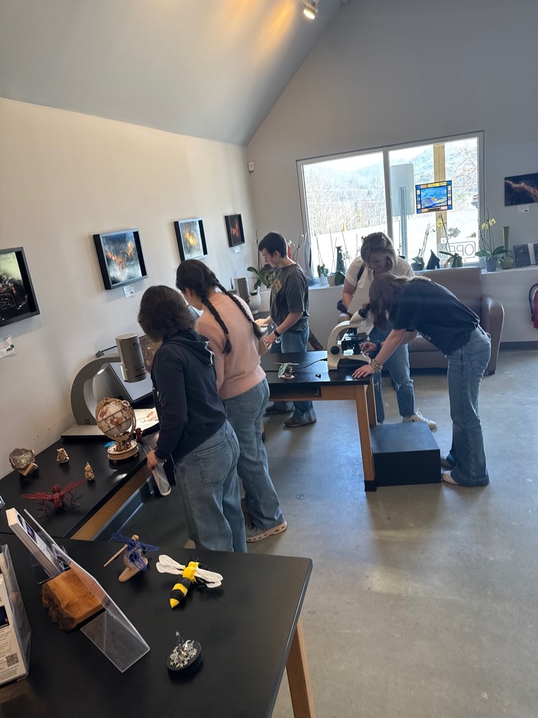 7th - 12th grade families had the opportunity to attend a field trip at the Glenn and Carol Arthur Planetarium in Burnsville.