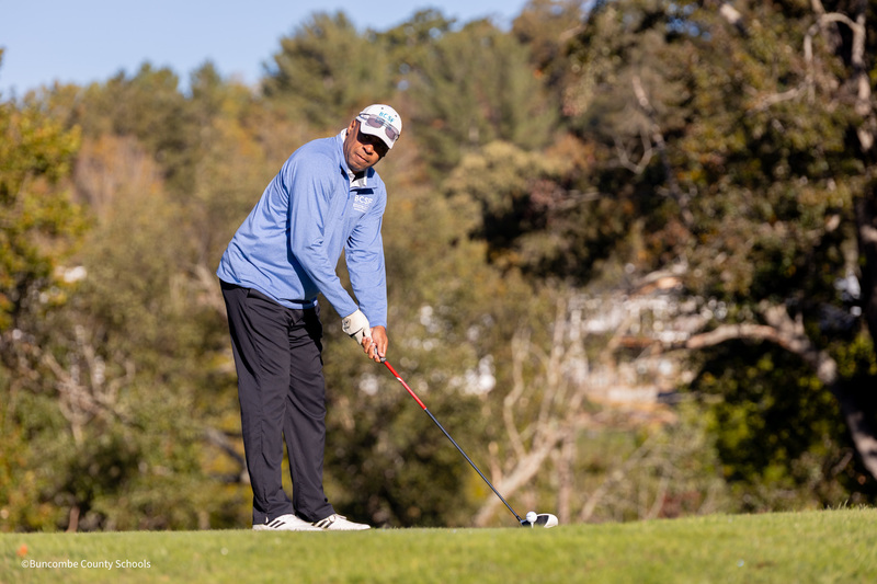 stanley wheeless teeing off