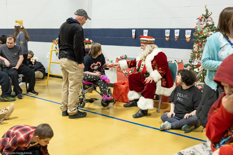 Appalachian Santa reads "The Polar Express" to PEP students.