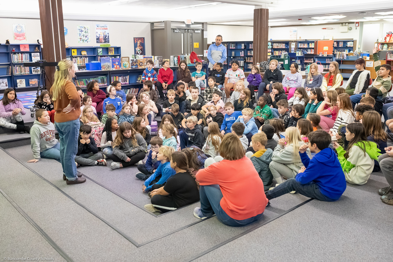 Glen Arden students sit in the media center.