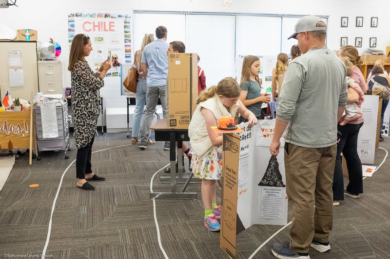 Students make presentations to parents at North Buncombe Elementary School.
