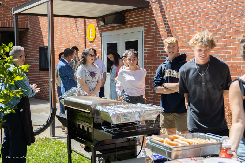 Students lined up for hot dogs