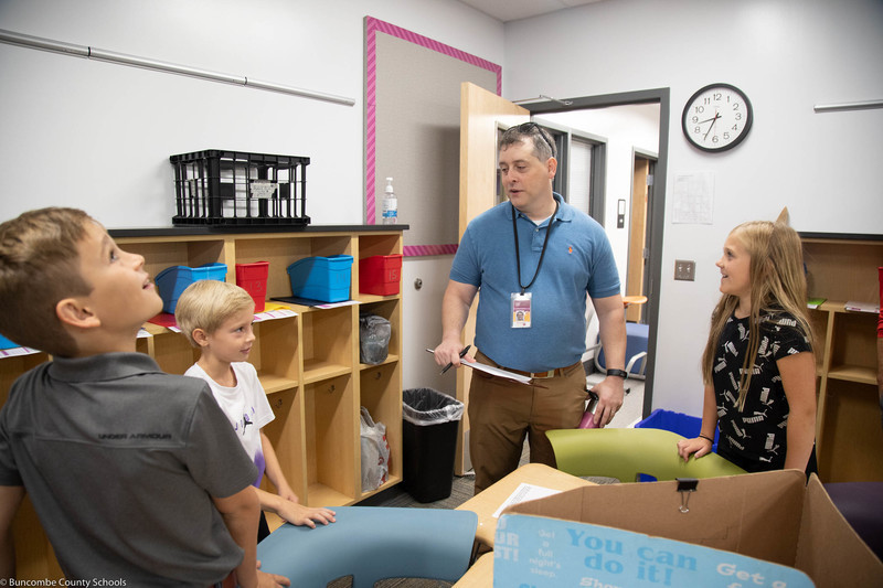 Students having fun at Meet the Teacher