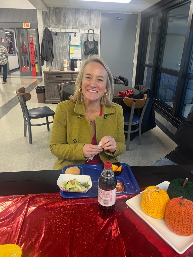 Congresswoman Budzinski enjoys a BH8 lunch