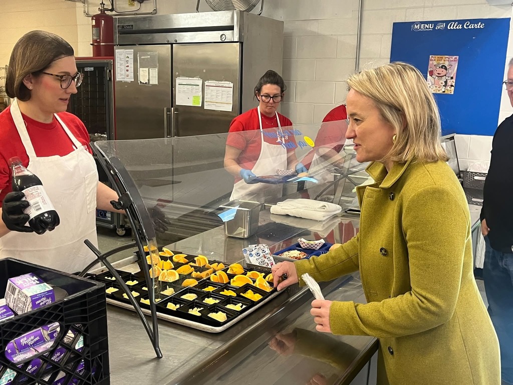 Congresswoman Budzinski dining at the Wolf Ridge Cafeteria