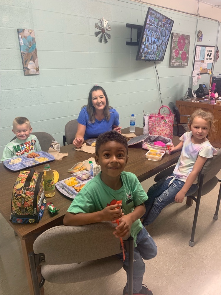 PK-2nd grade students enjoying lunch!