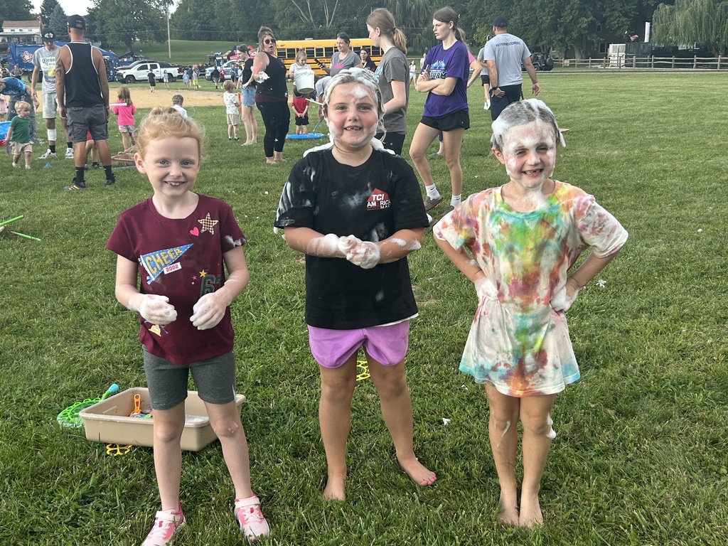 girls with bubbles