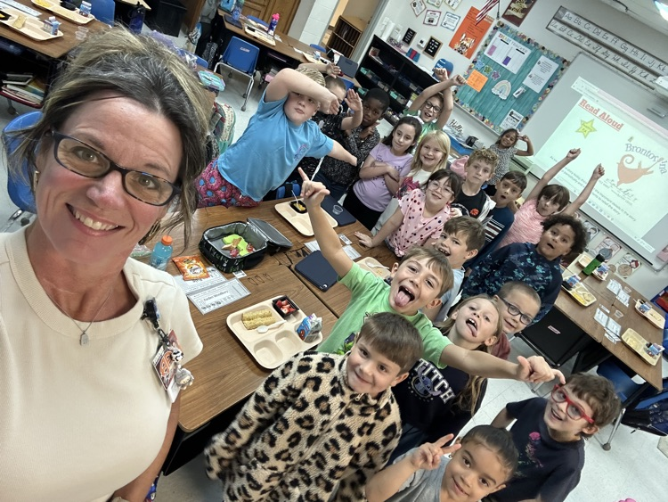 Mrs. Wyatt’s second grade class earned a reward to eat lunch with her!