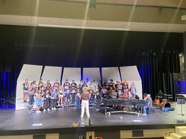 choir students practicing