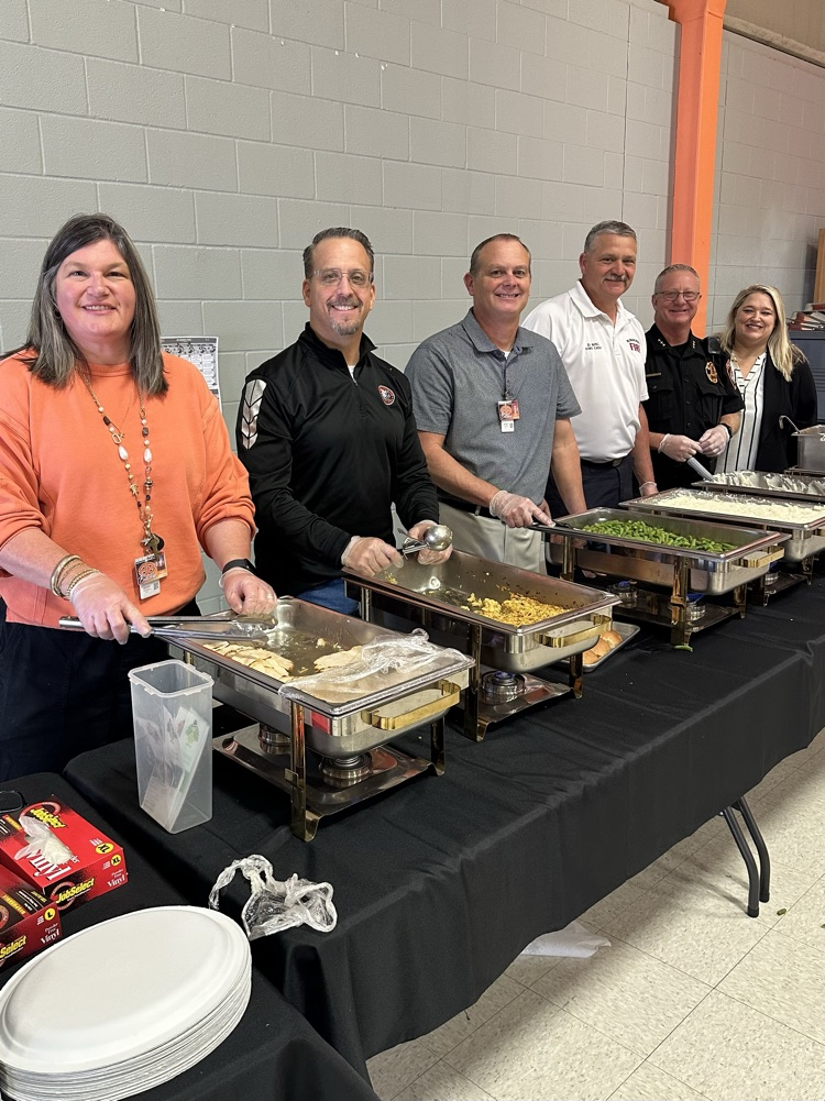 Thanksgiving lunch celebrity servers