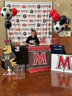 Camilla Diaz signed to play soccer for Mid-America Christian University