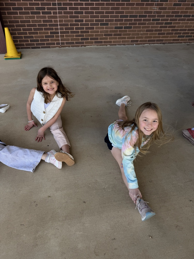 Second graders enjoyed the BHS Babes coming to teach them a dance at recess today!