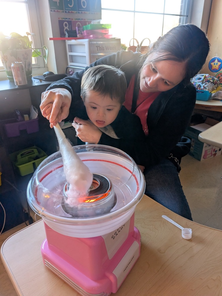 Today Mrs. Hughes PreK class had their pink day celebration! All month long they have learned about the color pink and today they made pink cotton candy! 🩷