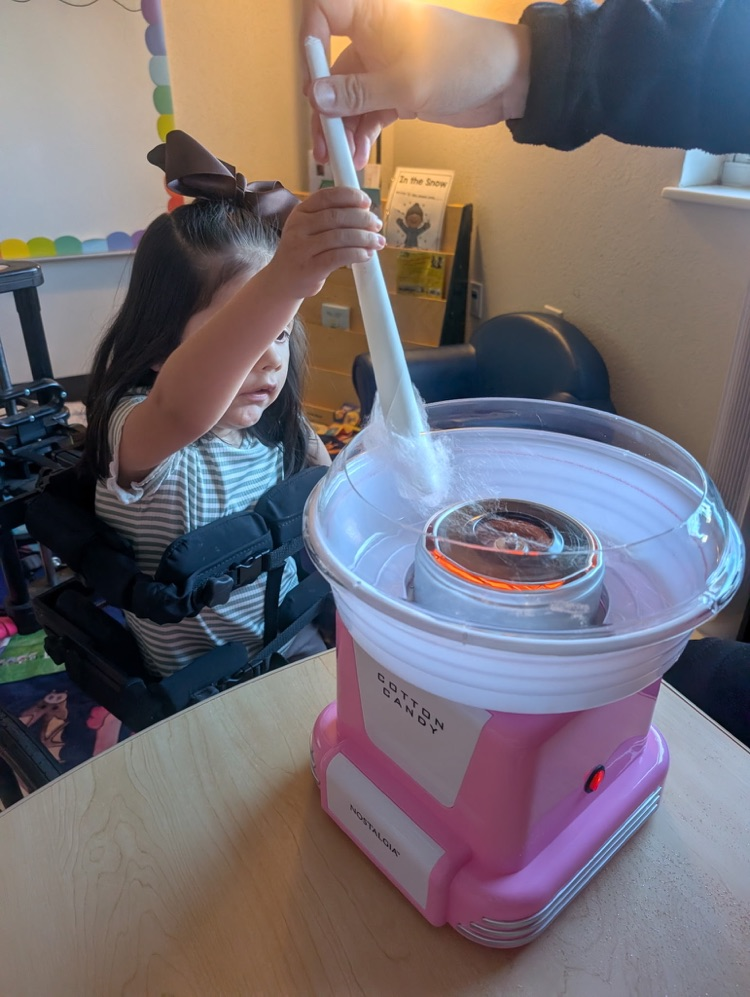 Today Mrs. Hughes PreK class had their pink day celebration! All month long they have learned about the color pink and today they made pink cotton candy! 🩷