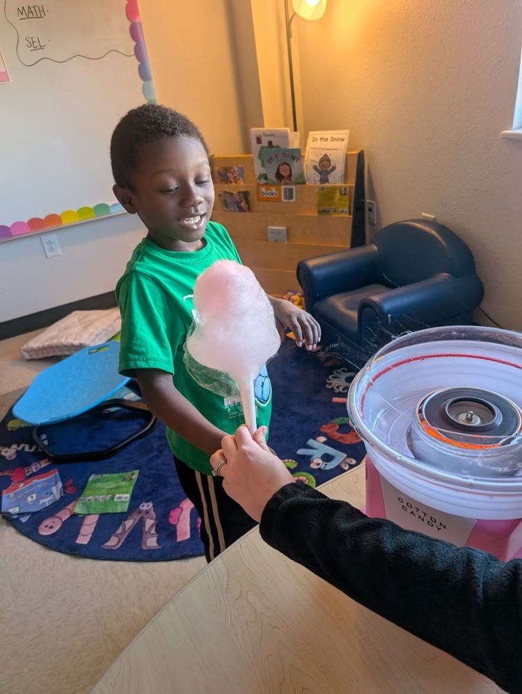 Today Mrs. Hughes PreK class had their pink day celebration! All month long they have learned about the color pink and today they made pink cotton candy! 🩷