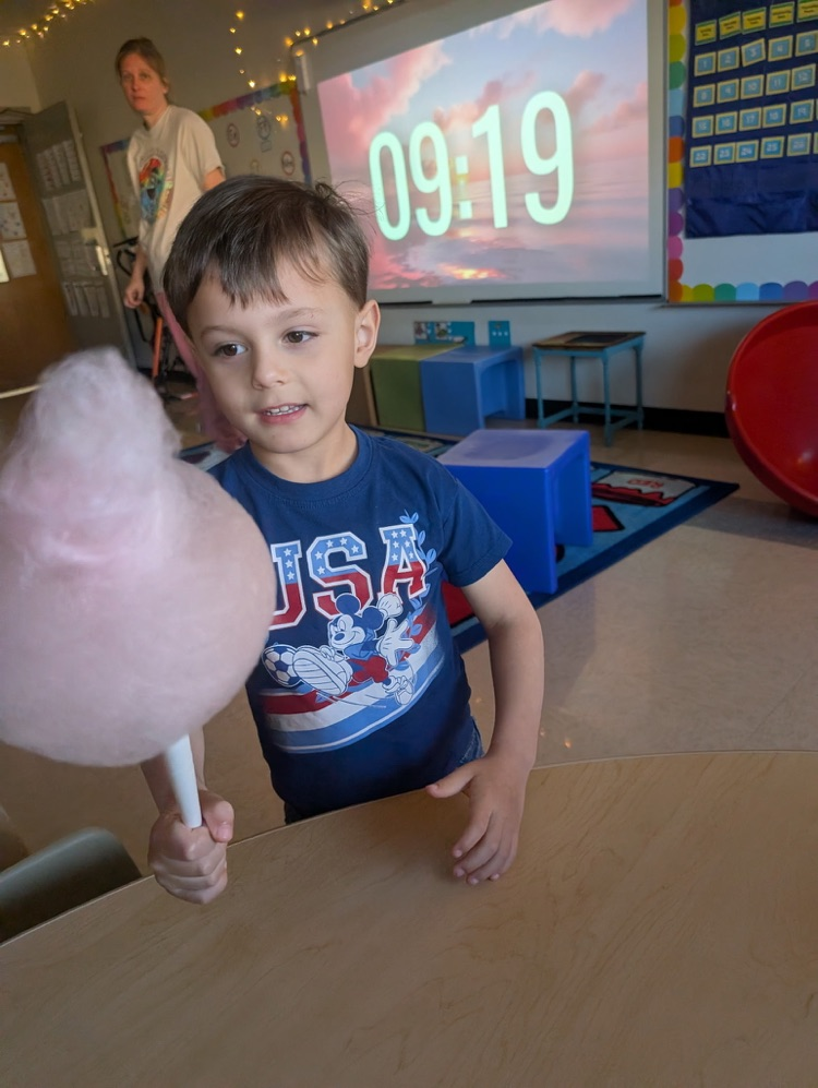 Today Mrs. Hughes PreK class had their pink day celebration! All month long they have learned about the color pink and today they made pink cotton candy! 🩷