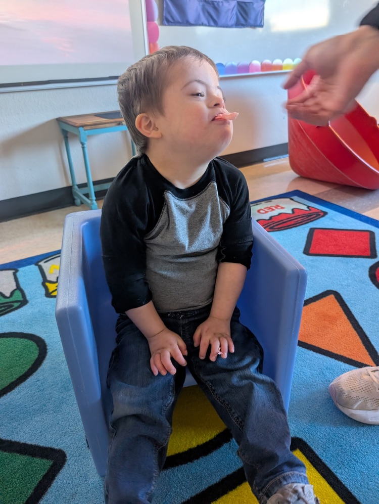 Today Mrs. Hughes PreK class had their pink day celebration! All month long they have learned about the color pink and today they made pink cotton candy! 🩷