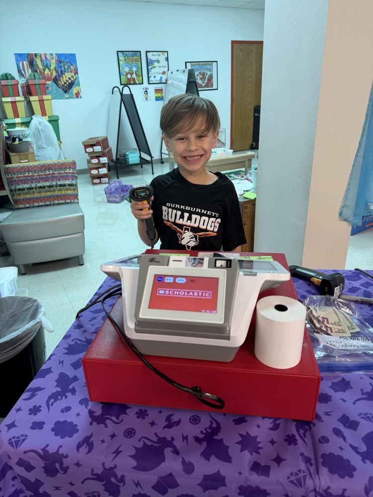 Thank you to all our amazing families for supporting our Book Fair! Because of you, our students get excited about reading and our library gets new books to grow our collection.  We appreciate you so much! 📚