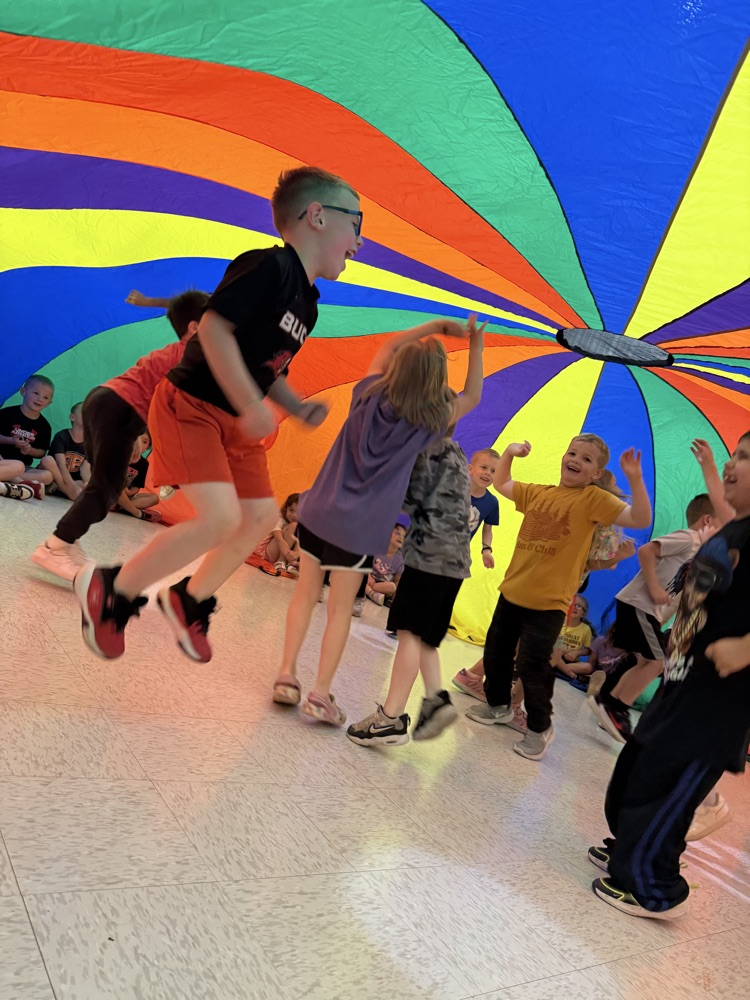 Double classes = DOUBLE the energy 😅 Loco-Mo + PE was a whole workout for ALL of us 🧡