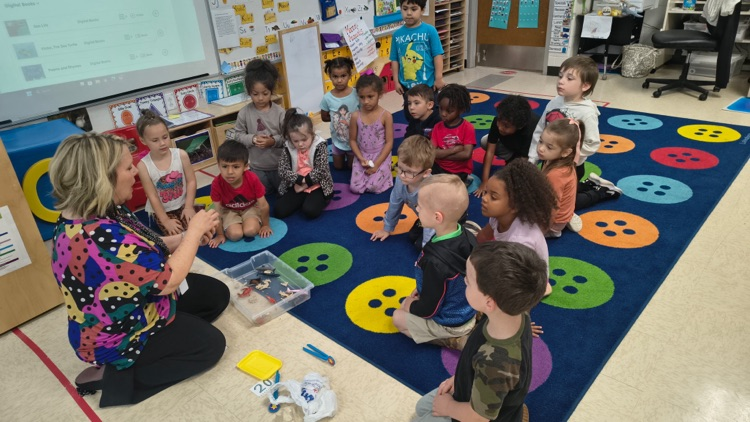 We are learning about the ocean and how littering isn't safe for our ocean friends :) they picked trash out to help our animals stay safe. 0