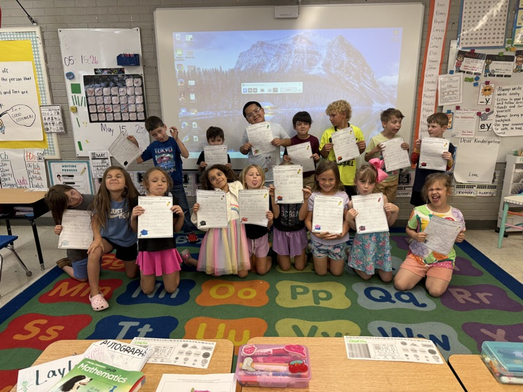 Mrs. Smiley’s first grade class wrote letters to Mrs. Longoria’s kindergarten class, giving advice about how to be successful in first grade. Students then were to share their ideas with the upcoming first graders🧡