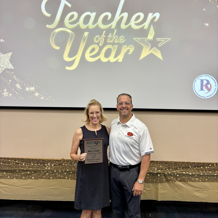 Mrs Cluley is Region 9 Teacher of the Year.