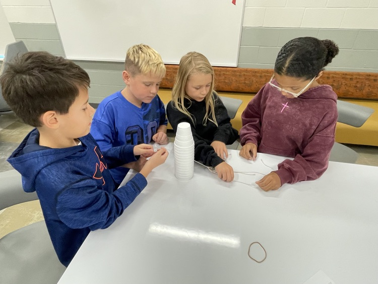 Mr. Riggs' 4th grade Science class learns how to follow instructions and work together to complete challenges in the STEM Lab!