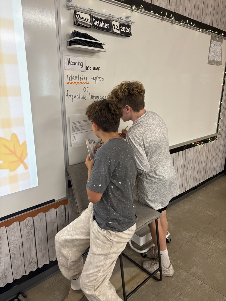 Ms.Donaldsons 5th grade students were moving around the room practicing multi-meaning words! 📖✏️
