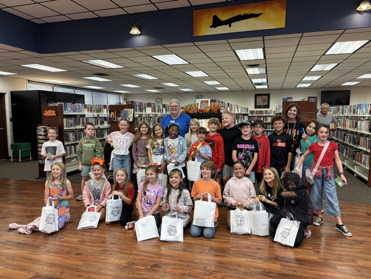 Mrs. Nolan’s 3rd grade groups explored downtown Burkburnett