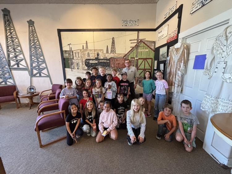 Mrs. Nolan’s 3rd grade groups explored downtown Burkburnett