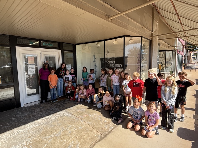 Mrs. Nolan’s 3rd grade groups explored downtown Burkburnett