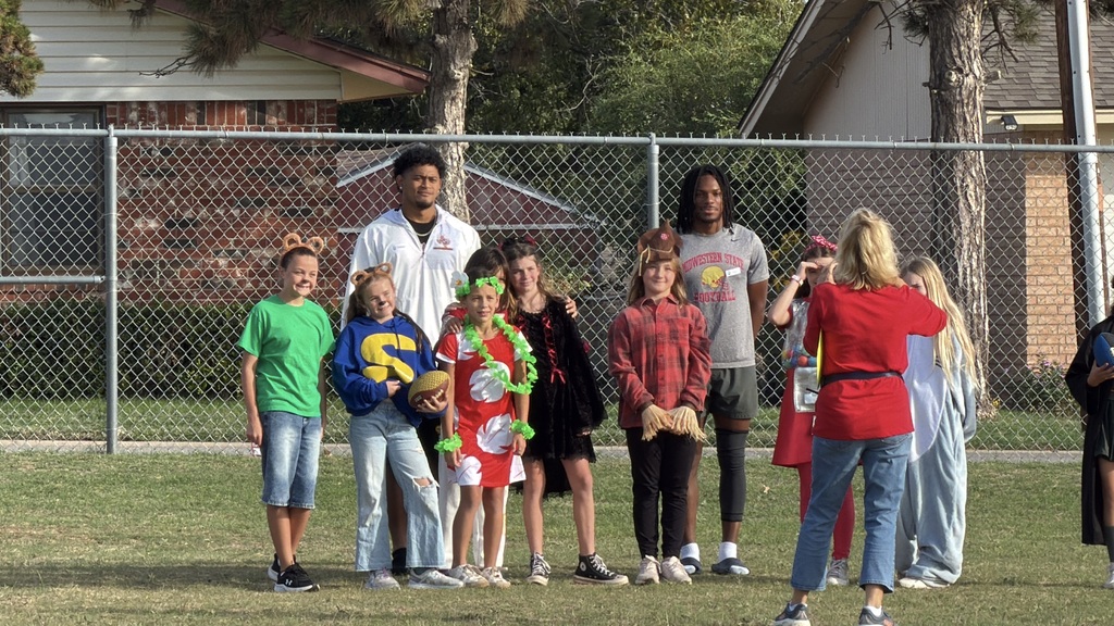 MSU football players visited Tower Elementary.