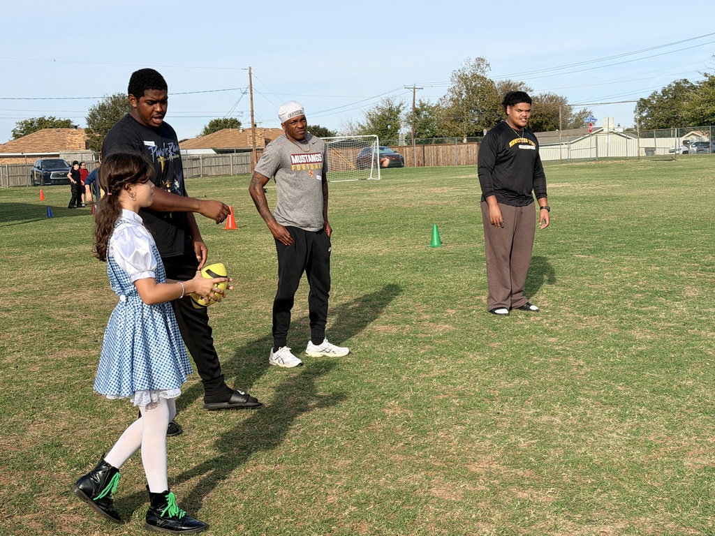 MSU football players visited Tower Elementary.