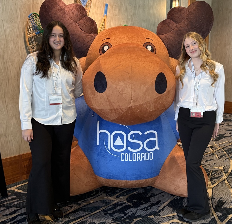 HOSA students with mascot.