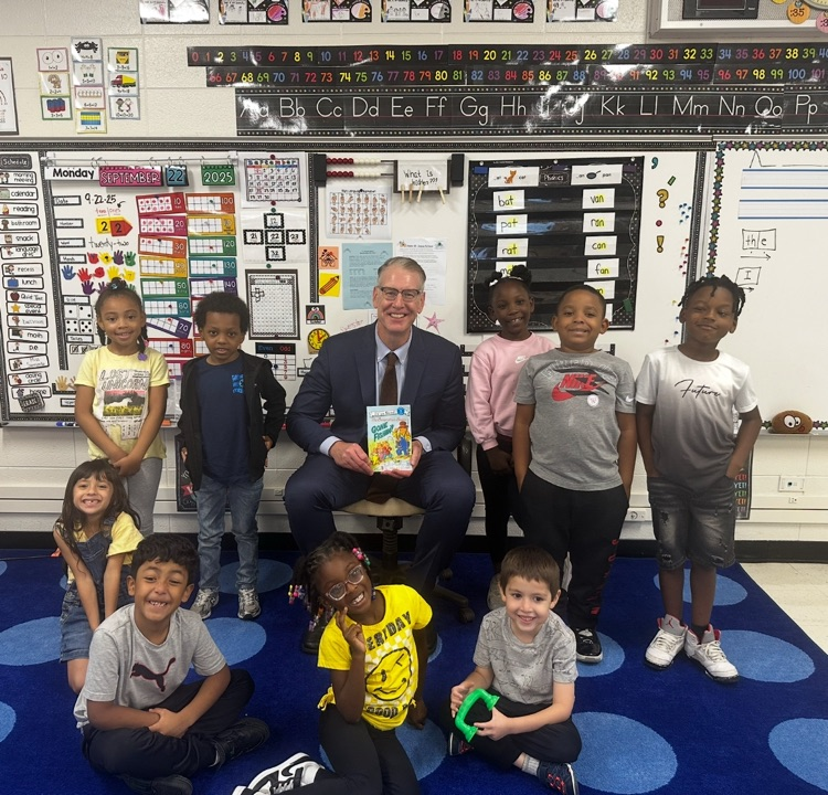Senator Curran and Miss Sarmiento’s 1st grade class