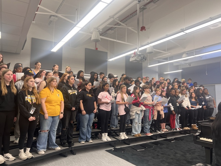 students singing