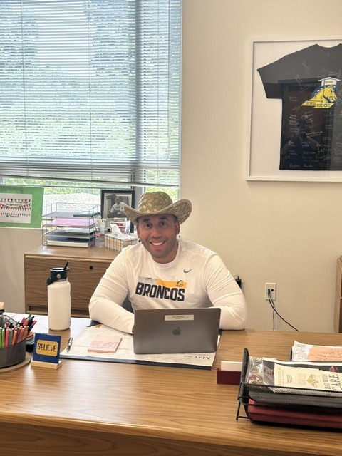 Principal Hernandez 