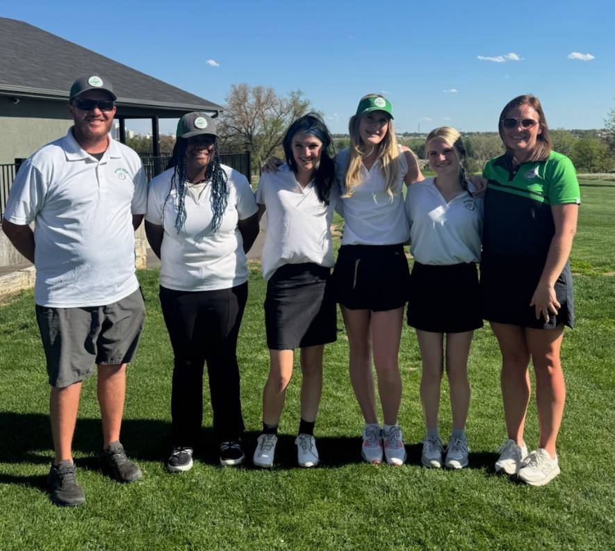 Girls Golf Team at Regionals