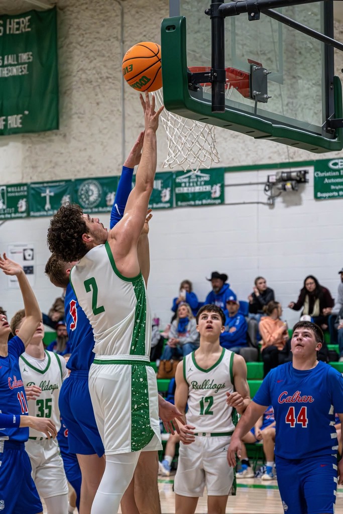 Devin finishes at the rim
