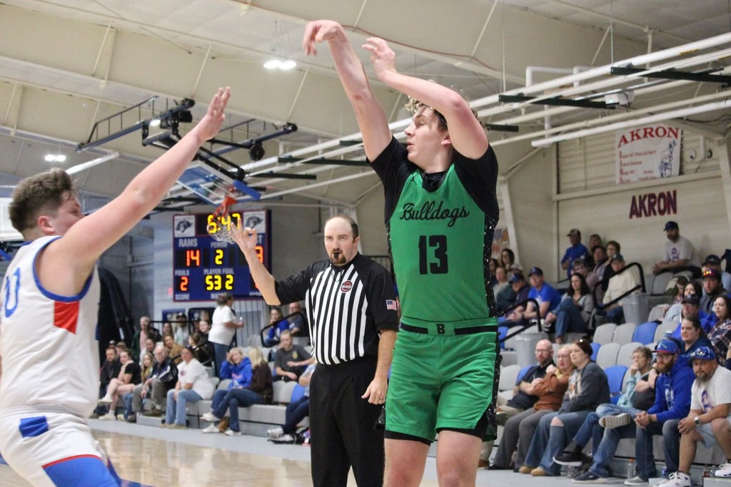 gabe shoots the corner 3