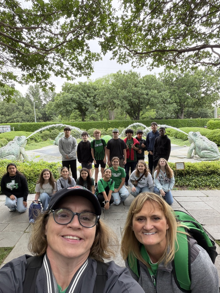 group photo with frog photos
