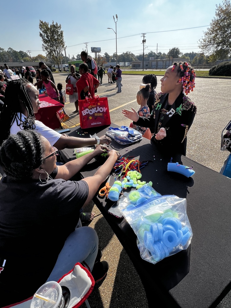 COMMUNITY FALL FESTIVAL 🍂🐎 🍁 📚