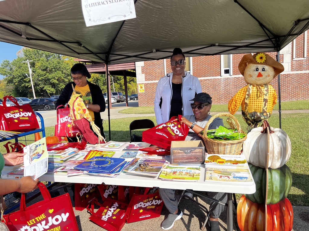COMMUNITY FALL FESTIVAL 🍂🐎 🍁 📚