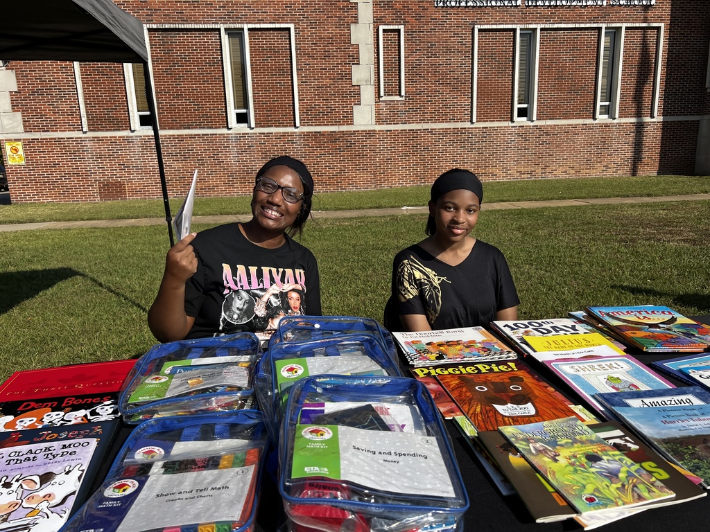 COMMUNITY FALL FESTIVAL 🍂🐎 🍁 📚