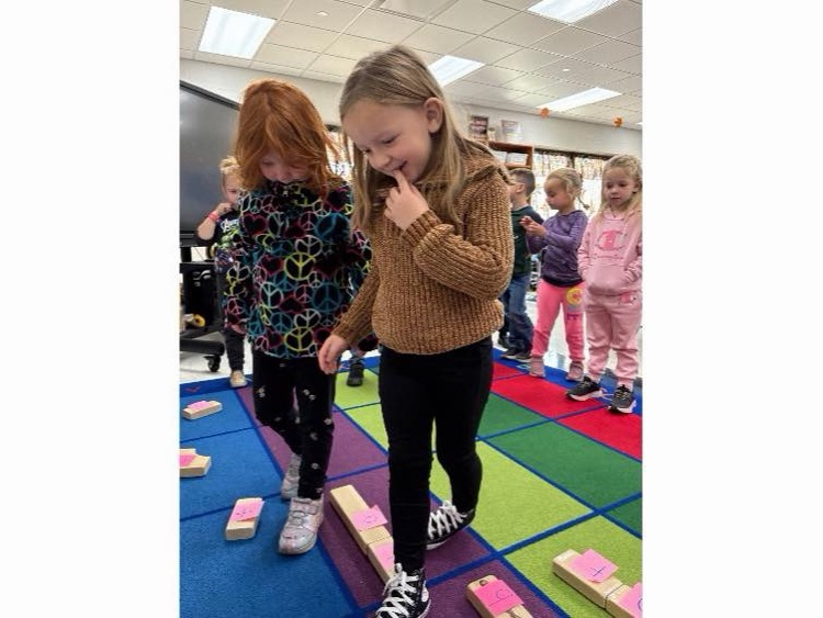 🧠✨ Word Builders in Action! ✨🧠  Mrs. Mengel’s Kindergarten students had a blast building CVC words! Smiles, teamwork, and growing confidence filled the room as these young learners strengthened their early literacy skills. 📖  #CadottHORNETS