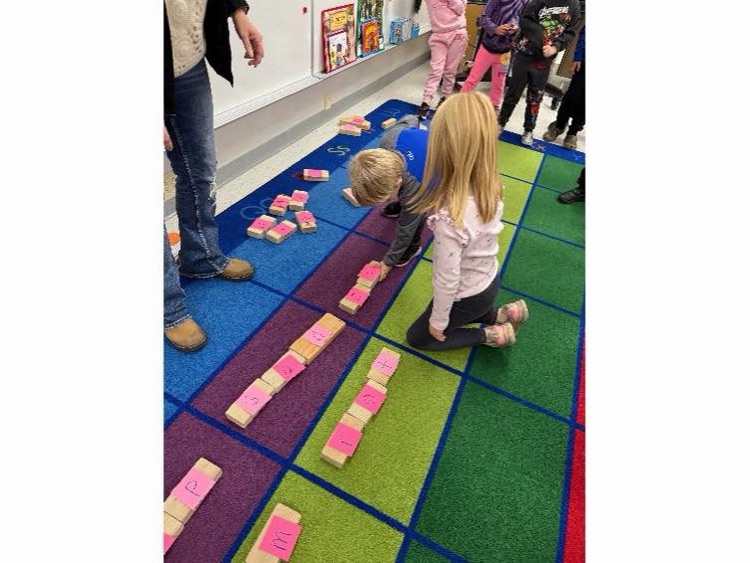 🧠✨ Word Builders in Action! ✨🧠  Mrs. Mengel’s Kindergarten students had a blast building CVC words! Smiles, teamwork, and growing confidence filled the room as these young learners strengthened their early literacy skills. 📖  #CadottHORNETS